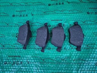 Škoda Octavia přední brzdové destičky 8N0698151