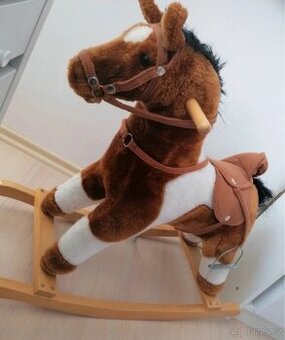 Houpaci kun, hracka pro deti