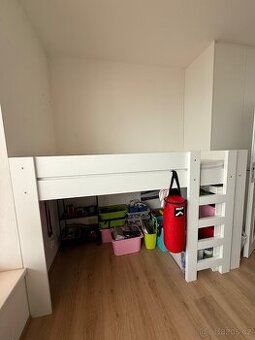 Dětská vyvýšená postel