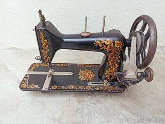 Starožitný šicí stroj