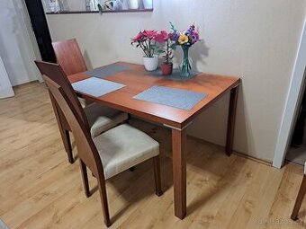 Stůl a 4 židle