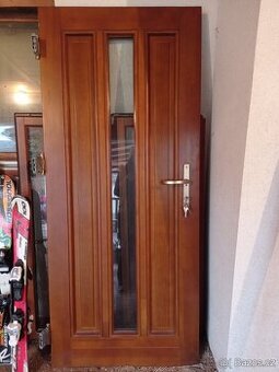 Cstecn proskene vchodove dvere