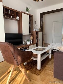 Prodej bytu 2+1 s balkónem - 1