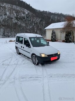 Opel combo-c 1.4 benzín 16v  5 místné
