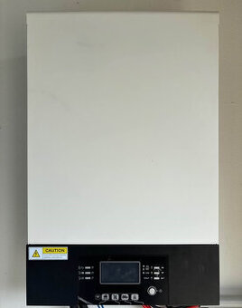 FVE solární regulátor/střídač Axpert King 5kW