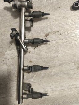 Vstřiky + palivová lišta 1.8T 110Kw APU