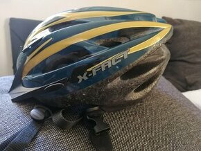 Cyklistická přilba