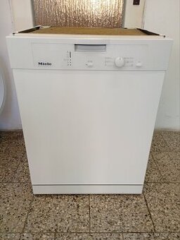 Myčka nádobí Miele G 1022 SC