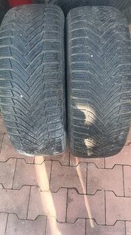 215/60 R16, dvě zimní pneumatiky Michelin Alpin 6 na dojetí,