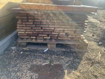 Prodám suchá prkna 3 metry dlouhá