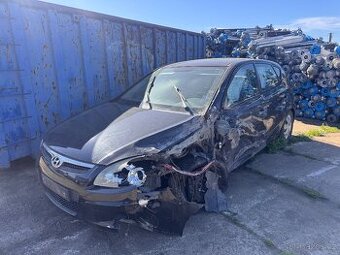 HYUNDAI I30 2009 na náhradní díly ND