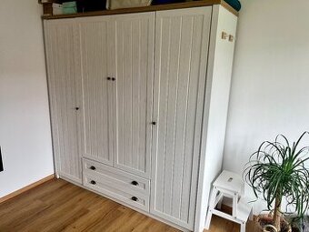 Šatní skříň JYSK Marksel