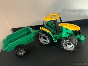 Traktor s vleckou Lena - 1