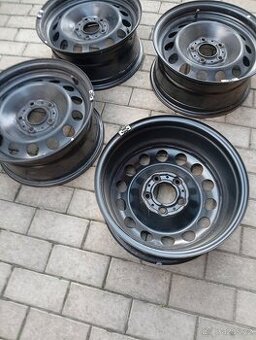 Zánovní plechové disky 7Jx16 EH2 z vozu BMW
