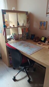 Psací stůl a knihovna IKEA