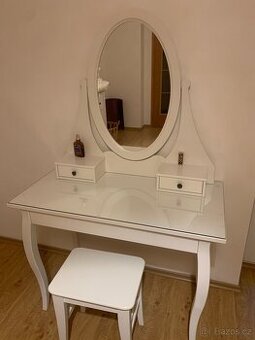 Hemnes toaletni stolek