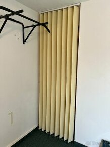 Vertikální žaluzie pro výklenek pískově žlutá 900x2630 mm - 1