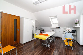 Prodej nebytového prostoru 39 m2 s balkonem, Dolní Benešov