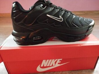 Tenisky Nike 38