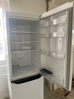 LG lednice s mrazákem