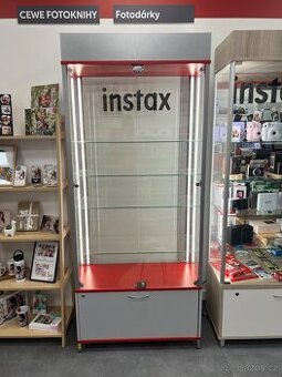 Vitrína s LED pásky