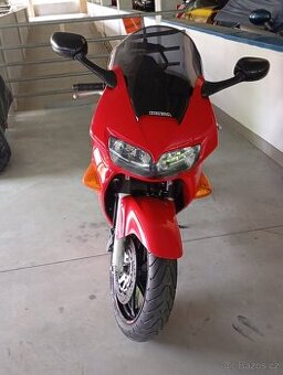 Honda vfr800 fi