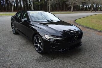 Volvo S60 B5 Plus Dark Theme - 2024 (jako nový)