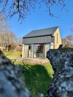 celoročně obyvatelný domek s velkou zahradou - VelkáCHuchle