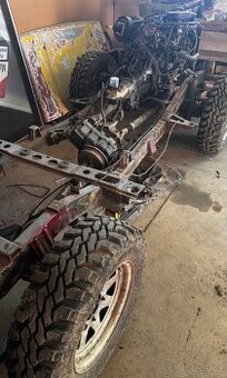 Suzuki Samurai šasy