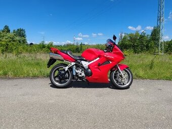 Honda vfr 800 v-tec