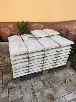 Betonové plotové stříšky