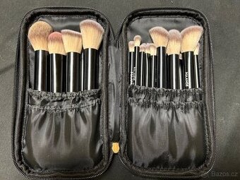 20ti dilna sada stetcu na dekorativni kosmetiku