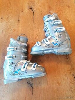 Dámské přezkáče vel. 38-39 zn. Nordica