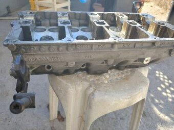 Hlava Hlava válcu 1.9TDI 2.0TDI PD 038103373R