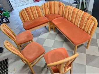 Lavice jídelní rohová a 3 židle - pěkný stav