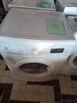 Automatická pracka Electrolux