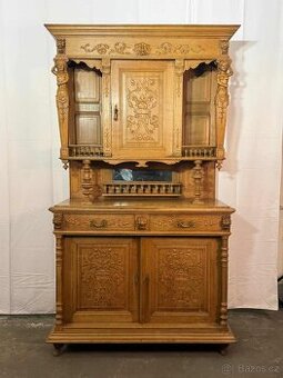 Historický kredenc / příborník (134024)