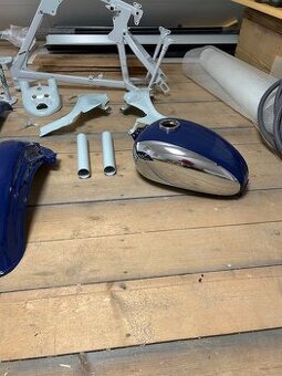 Jawa 250 - kývačka