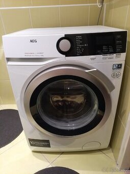Plně funkční pračka AEG 7000 Series 1-8kg