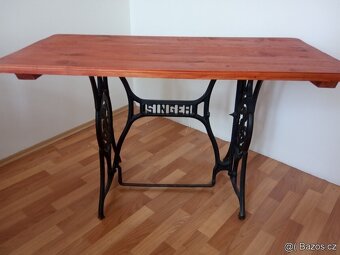 masivní stůl - ze stojanu šicího stroje