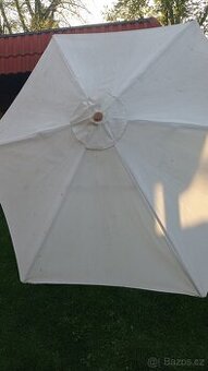 Zahradní slunečník  dřevěný velký 3 m průměr