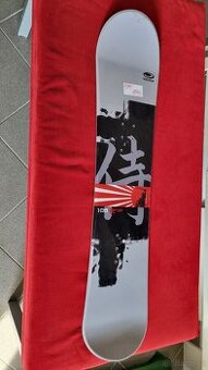 NOVÝ dětský snowboard