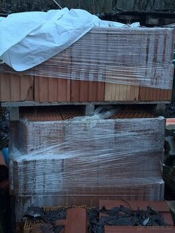 Cihly plne očištěné a nové brousene (viz foto)