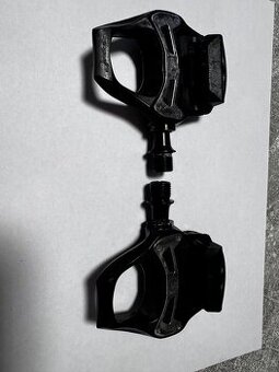 Pedály 105 carbon SPD L