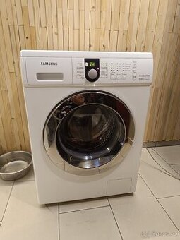 Krásná pračka Samsung Eco Bubble 6 kg