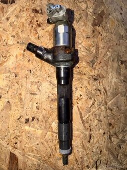 Vstřikovač R2AA Mazda 2.2 diesel - málo najeto