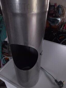 Nova nerezová roura ke komínů s čistícím otvorem