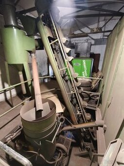 Tryskáran, kompresor, vzdušník, dopravník, filtr, cyklon