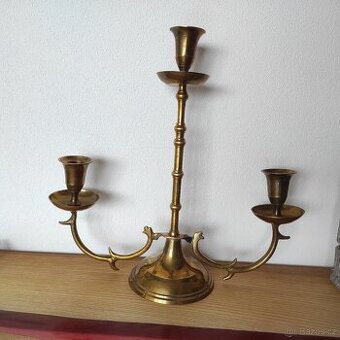 Starý svietnik mosadz