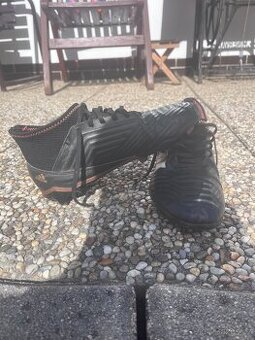 Kopacky Adidas Predátor vel. 35 1/2